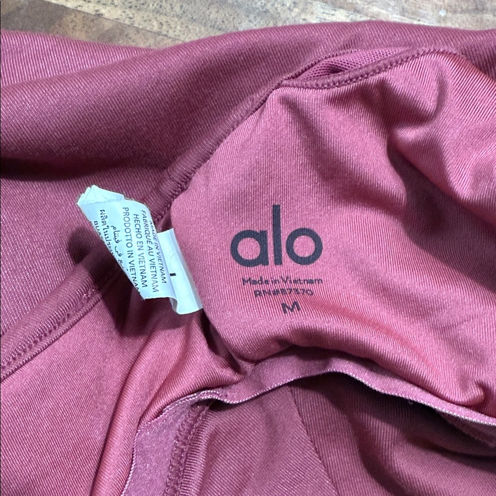 Alo Yoga Wild Thing Sports Bra Size Medium - Picture 4 of 4